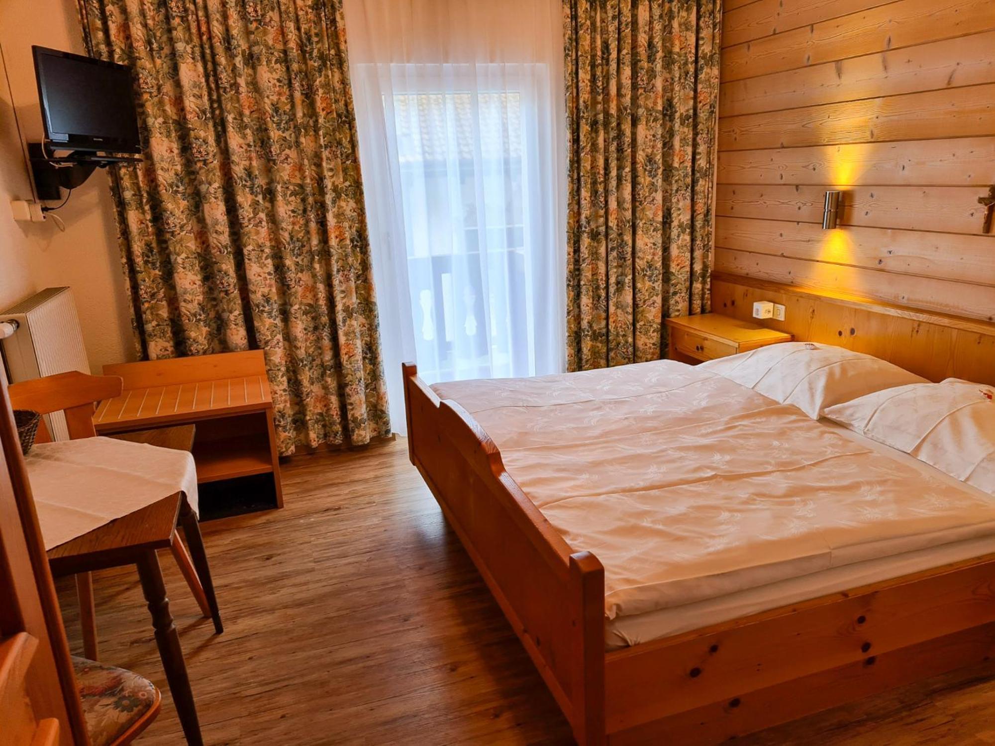 Haus Daheim Bed and Breakfast Berwang Eksteriør billede
